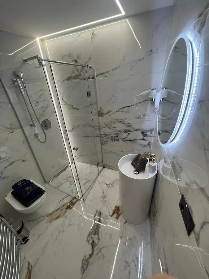 Enzo Capo Vip Suite Budapeşte Macaristan