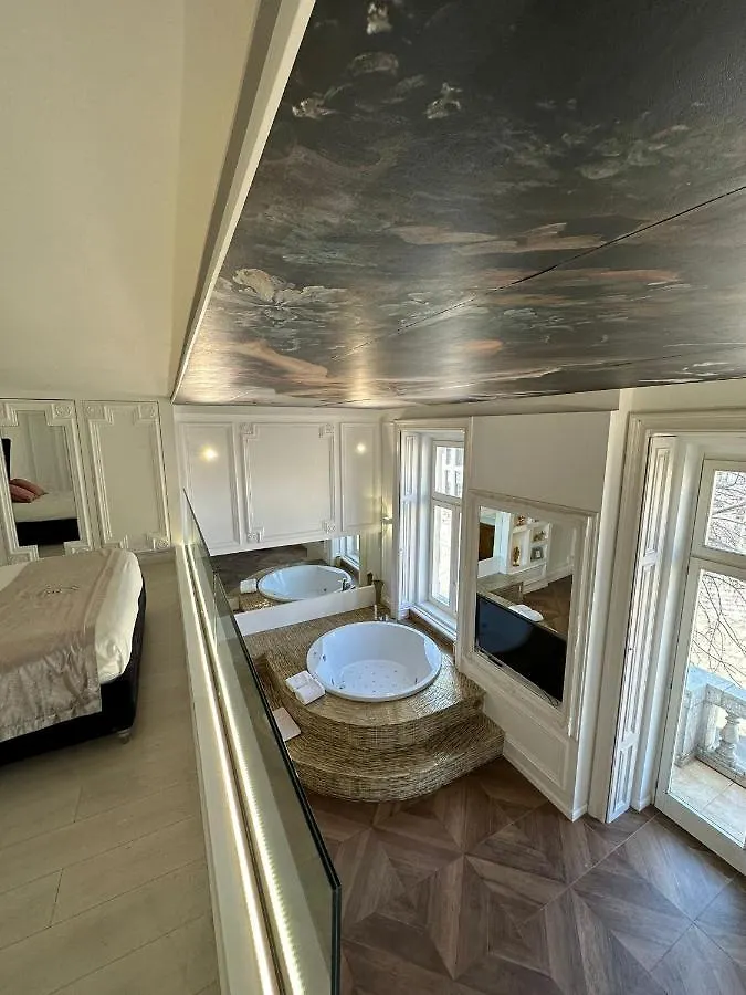 Enzo Capo Vip Suite Budapeşte